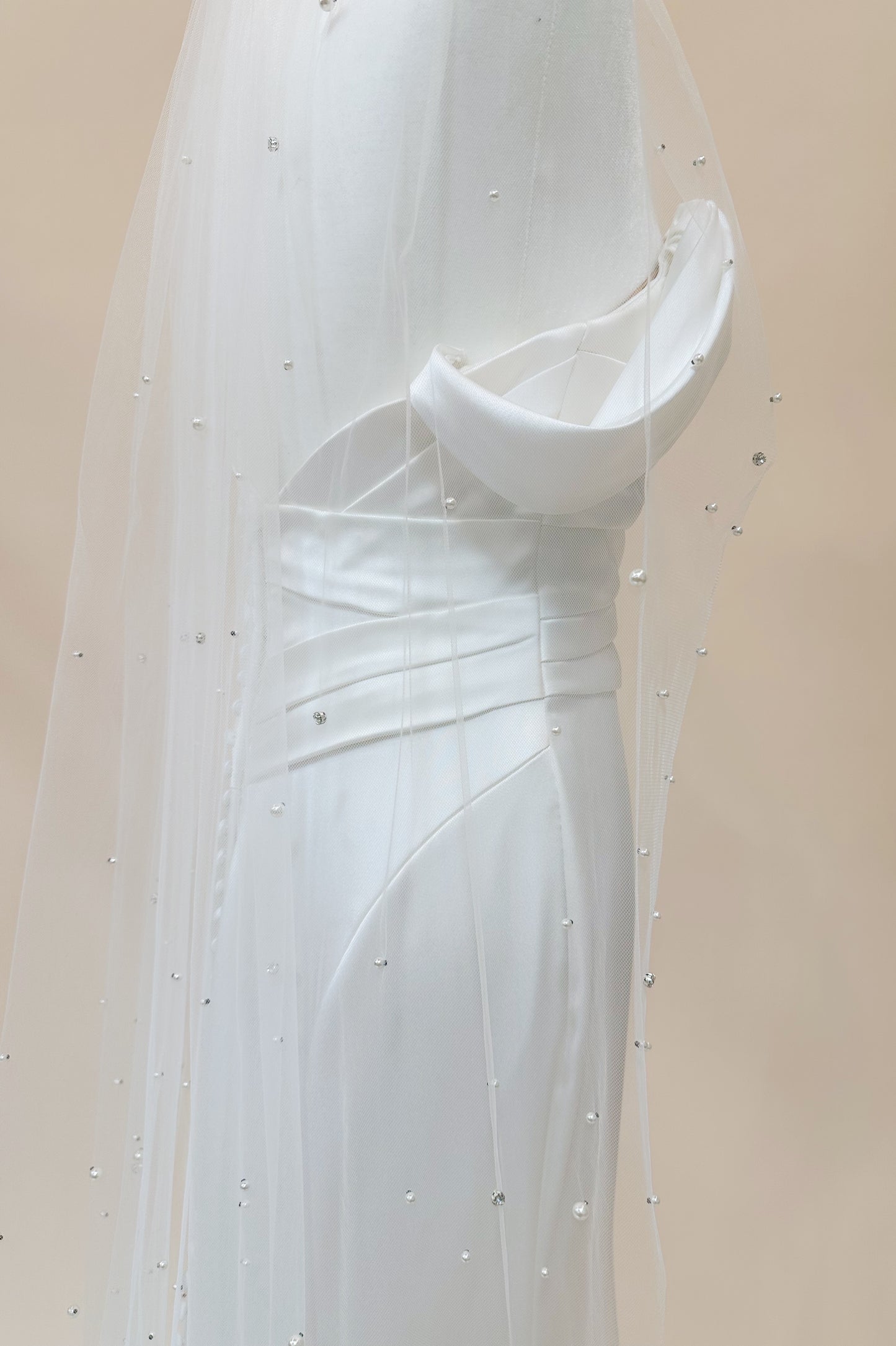 Scattered Pearl and Rhinestone Veil