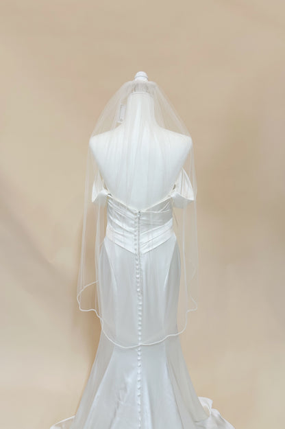 Dainty Pearl Veil