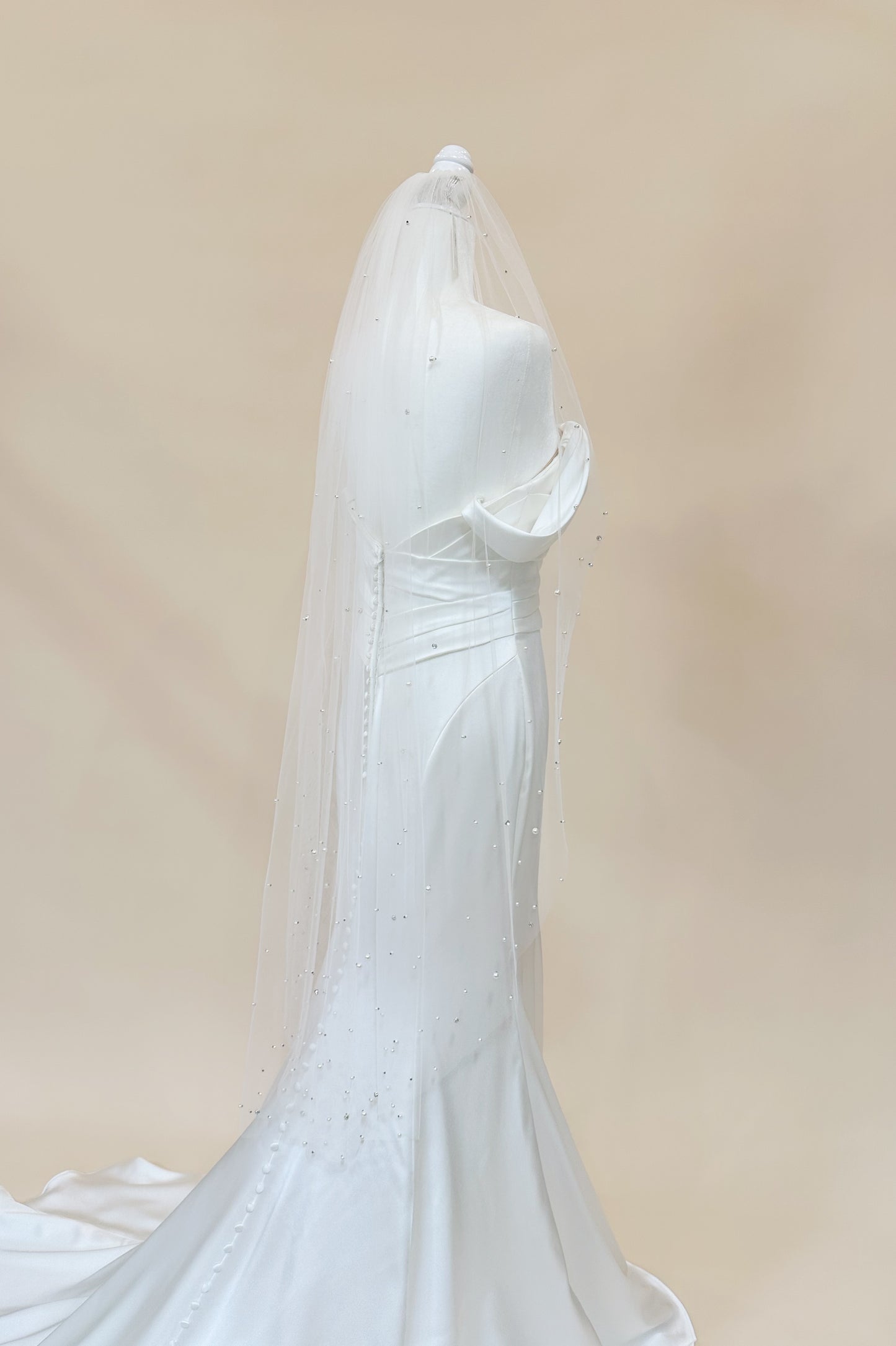Scattered Pearl and Rhinestone Veil